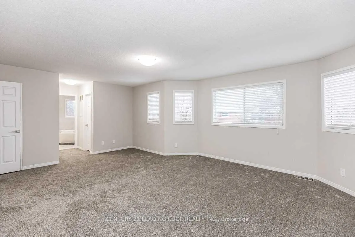Photo 18 of 90 Cityview Circle, Barrie, Holly — HOMEH
