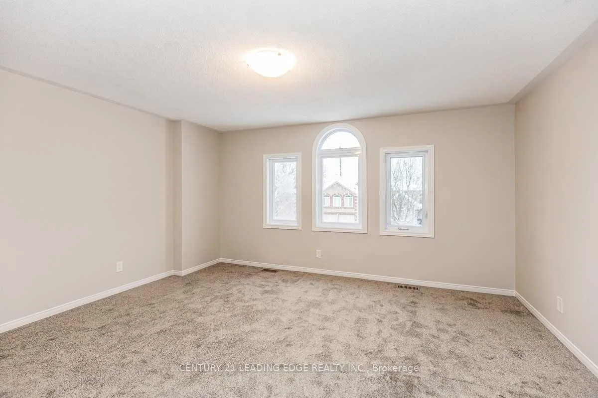 Photo 26 of 90 Cityview Circle, Barrie, Holly — HOMEH