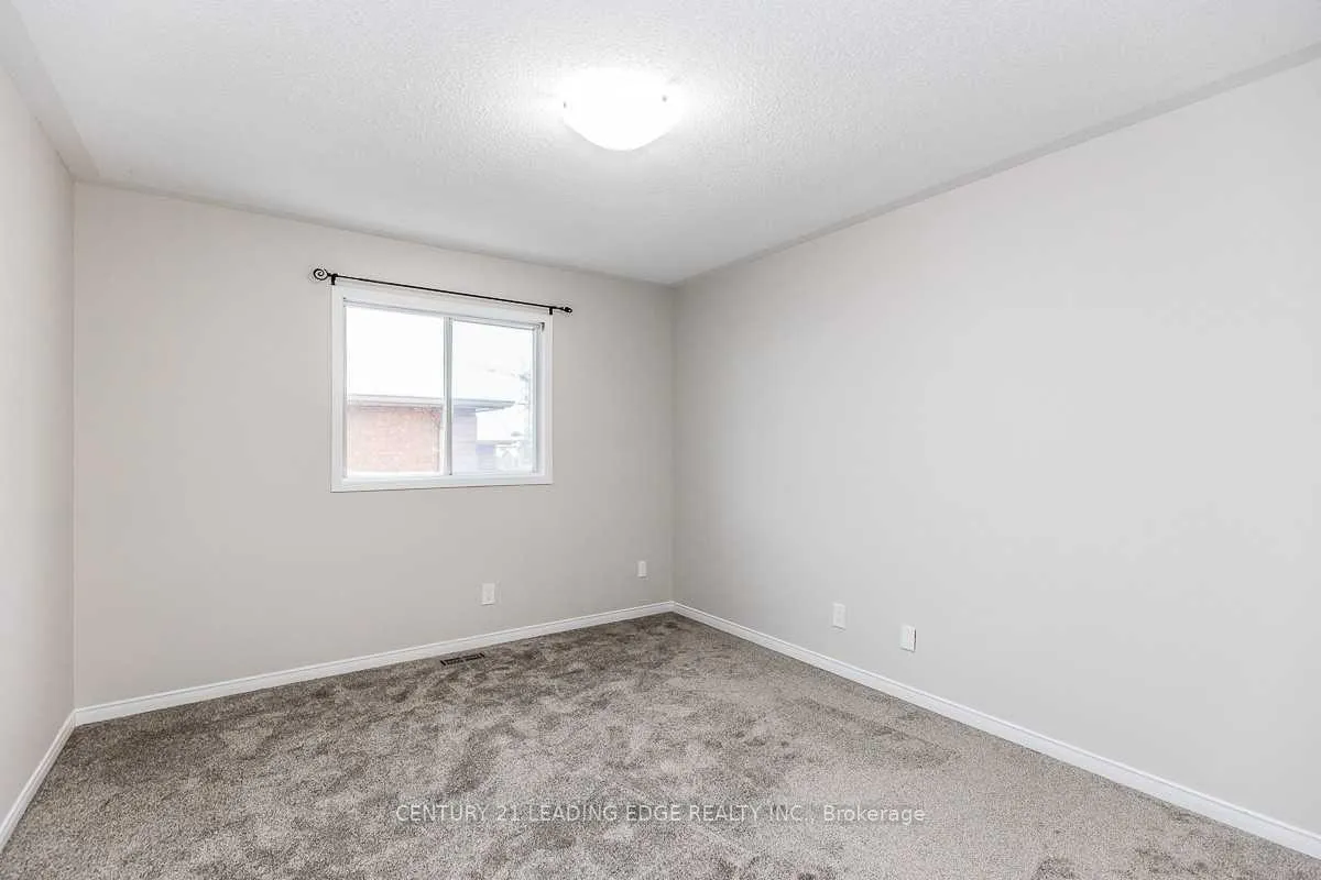 Photo 27 of 90 Cityview Circle, Barrie, Holly — HOMEH
