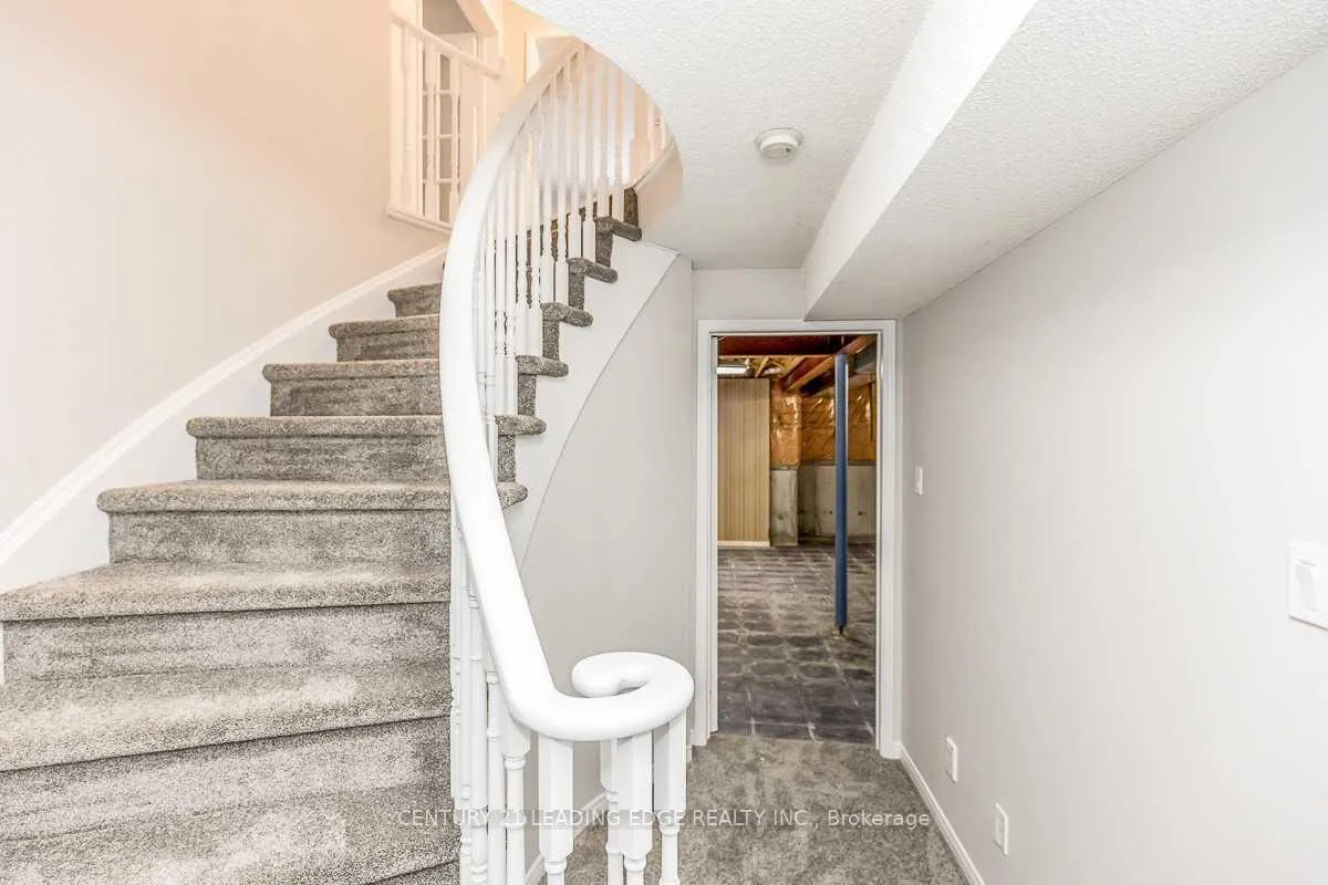 Photo 31 of 90 Cityview Circle, Barrie, Holly — HOMEH