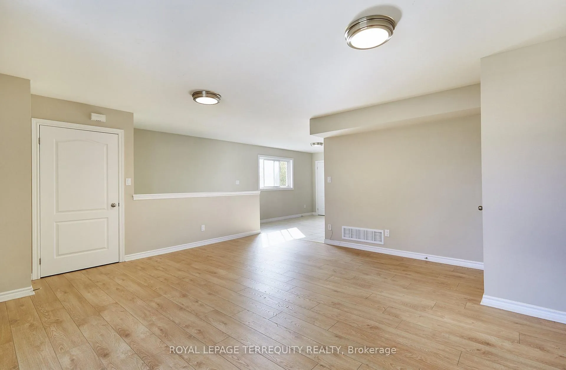Photo 11 of Unit 2, 556 Park Road S, Oshawa, Vanier — HOMEH