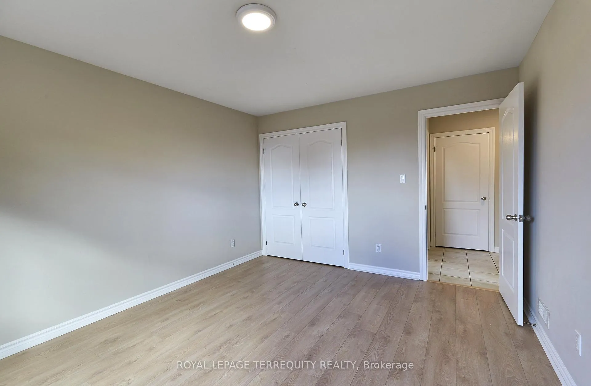 Photo 17 of Unit 2, 556 Park Road S, Oshawa, Vanier — HOMEH