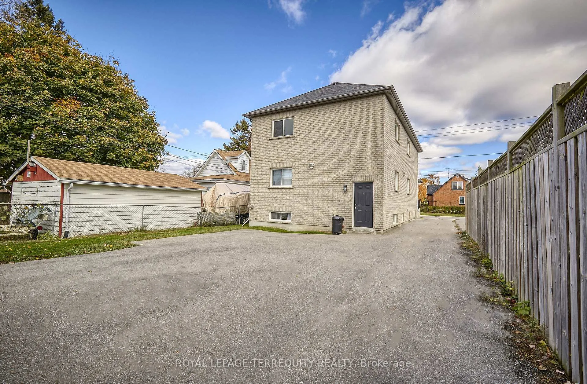 Photo 19 of Unit 2, 556 Park Road S, Oshawa, Vanier — HOMEH