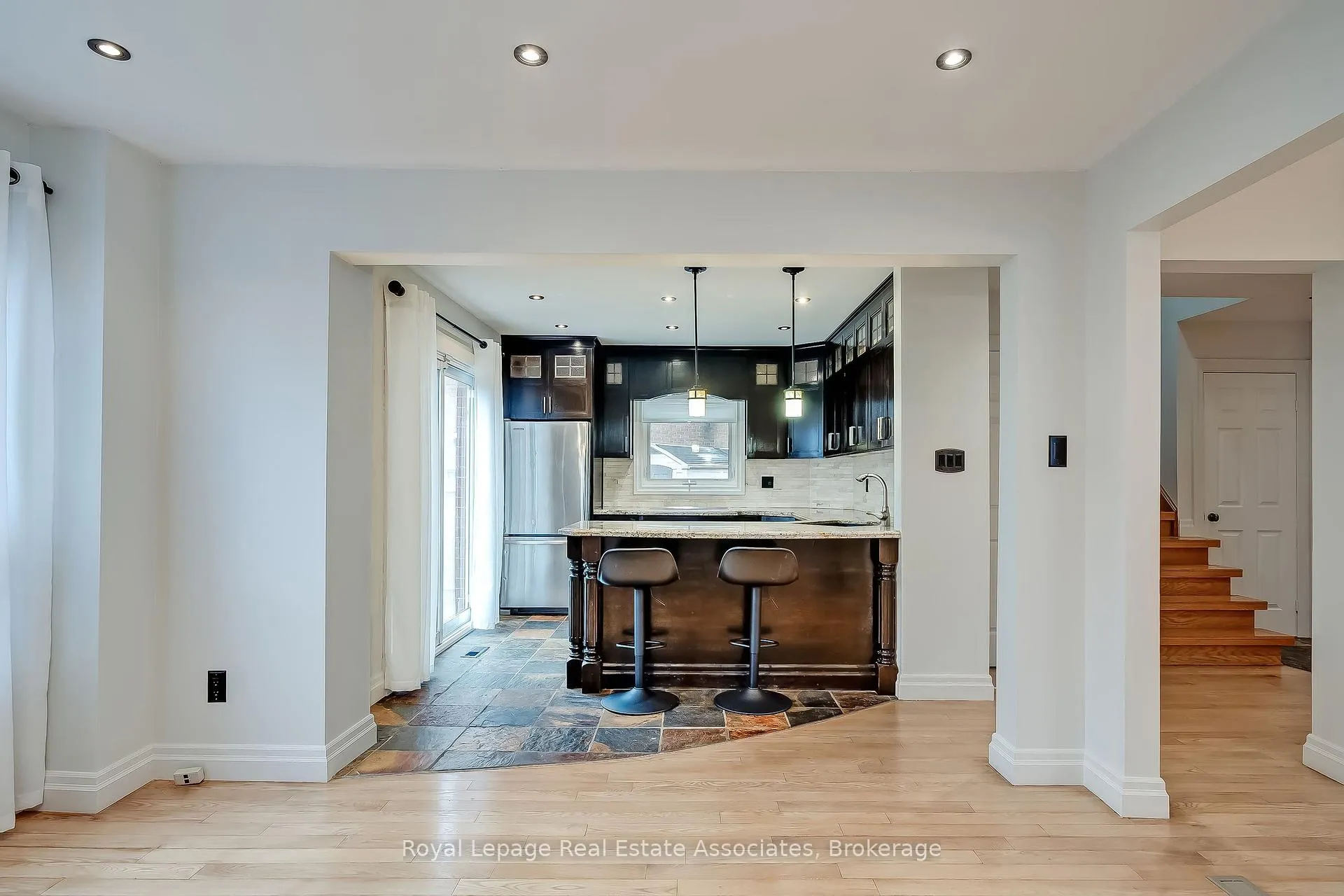 Photo 11 of 43 Corkett Drive, Brampton, Northwood Park — HOMEH