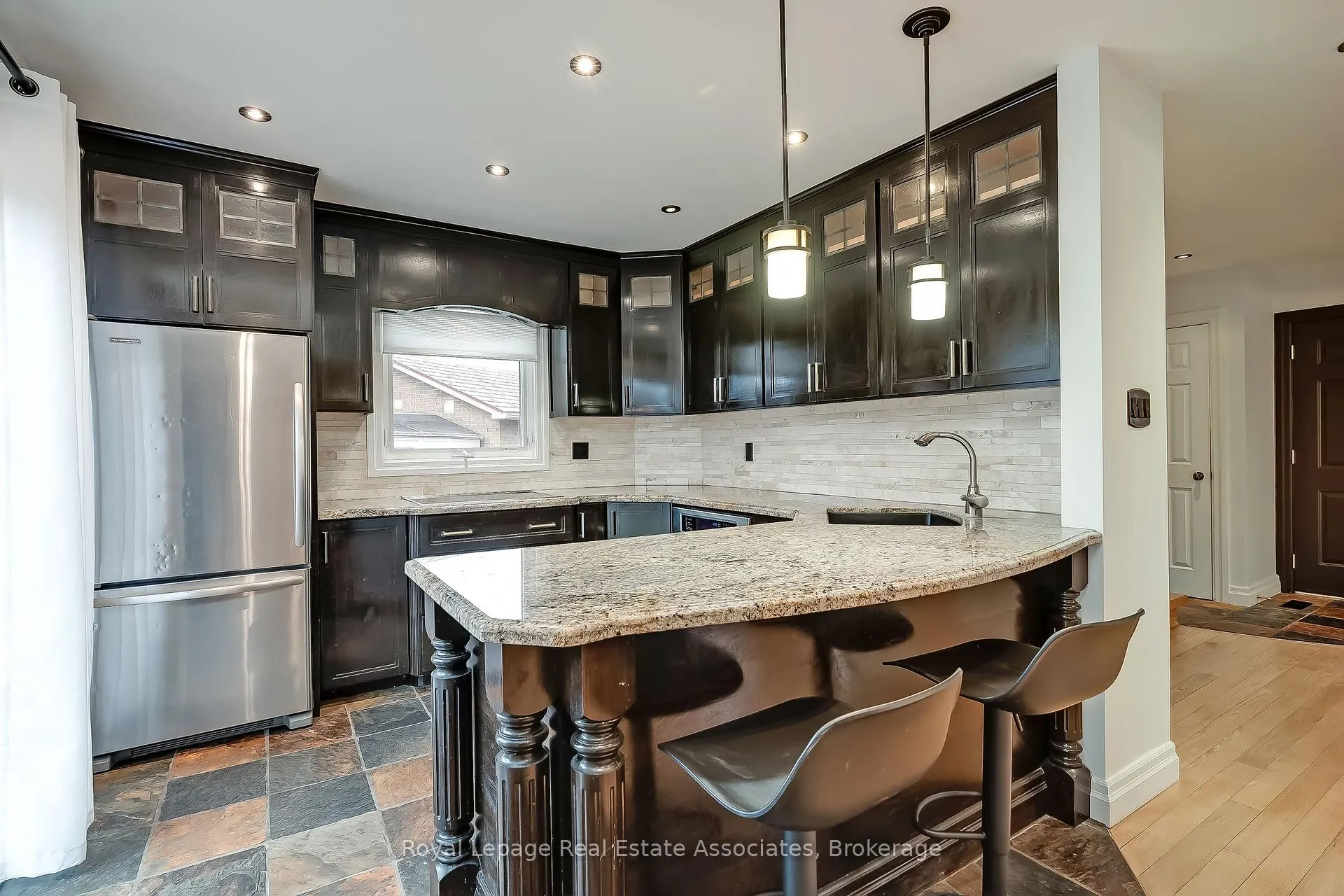 Photo 13 of 43 Corkett Drive, Brampton, Northwood Park — HOMEH