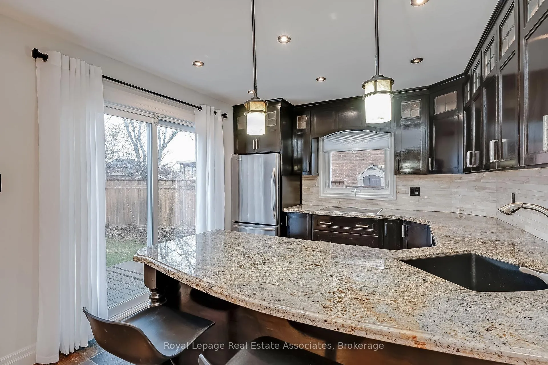 Photo 16 of 43 Corkett Drive, Brampton, Northwood Park — HOMEH