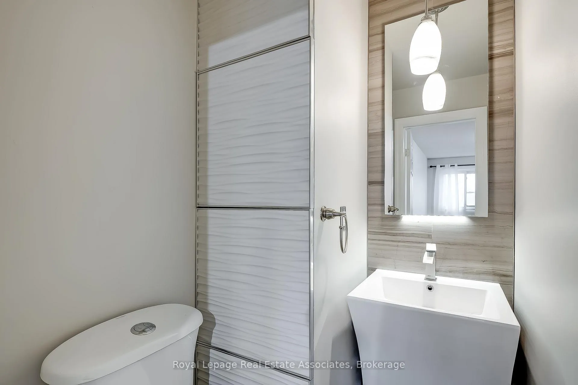 Photo 21 of 43 Corkett Drive, Brampton, Northwood Park — HOMEH