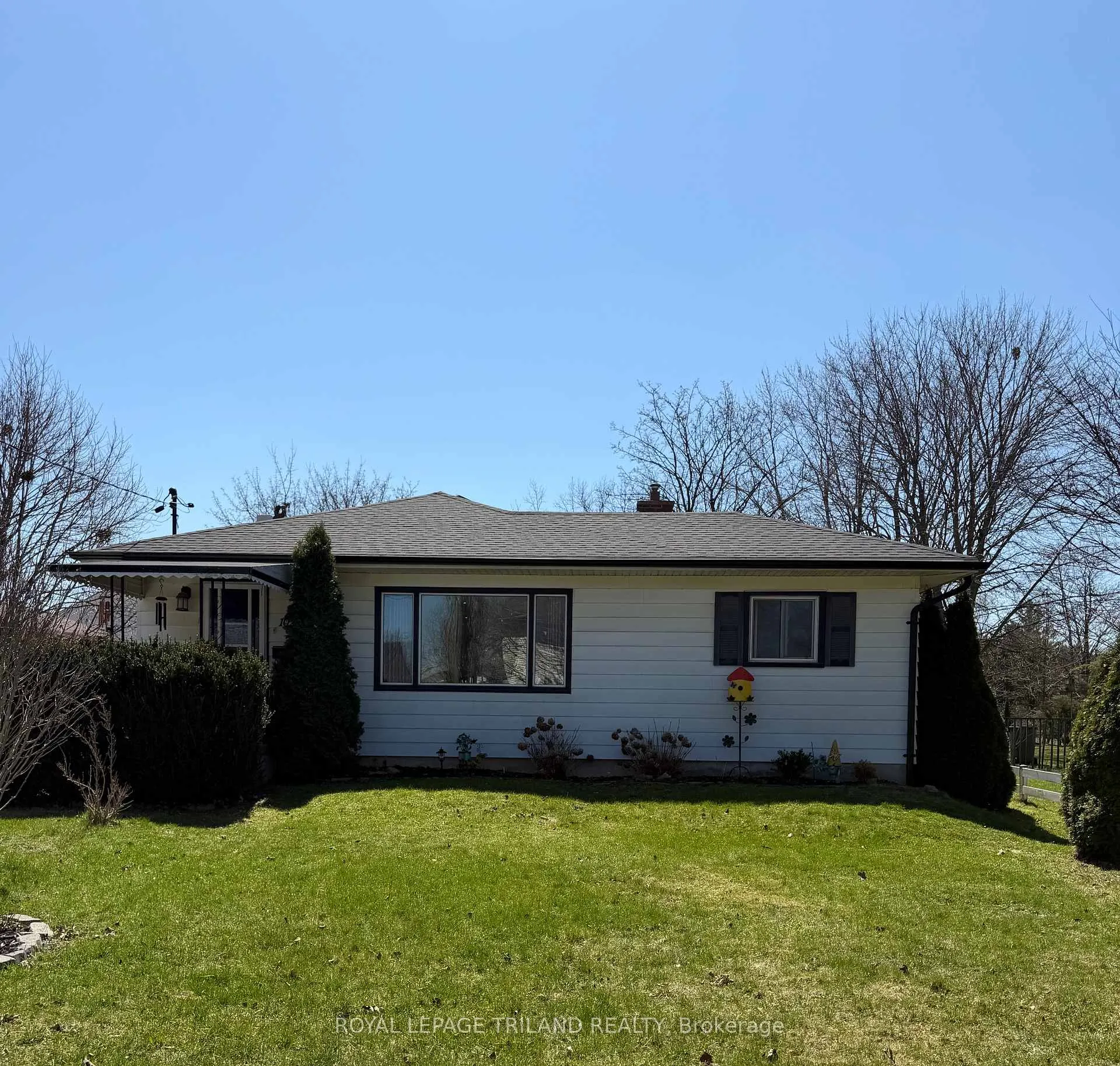 Photo 1 of 102 Steele Street, St. Thomas — HOMEH