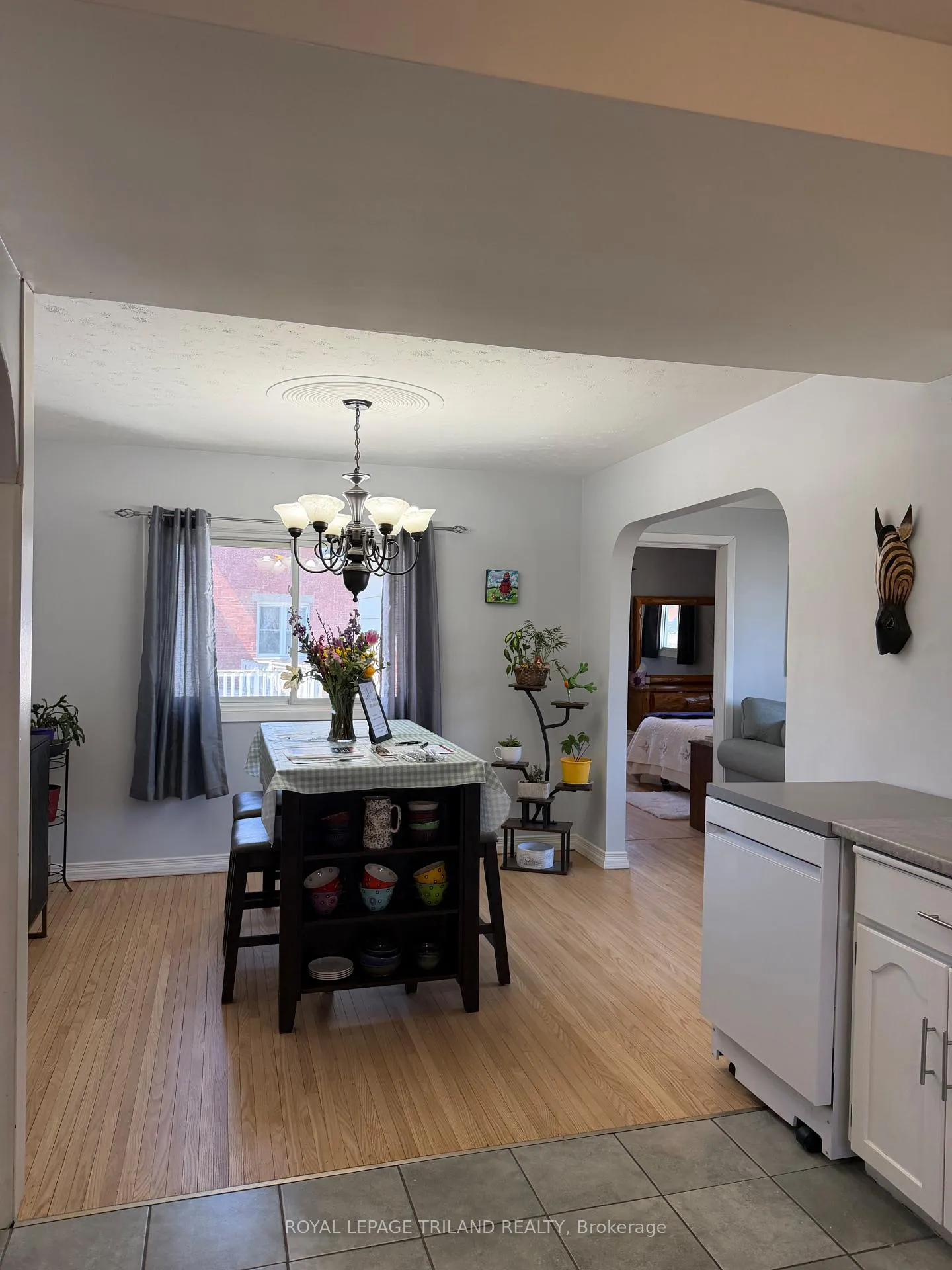 Photo 7 of 102 Steele Street, St. Thomas — HOMEH
