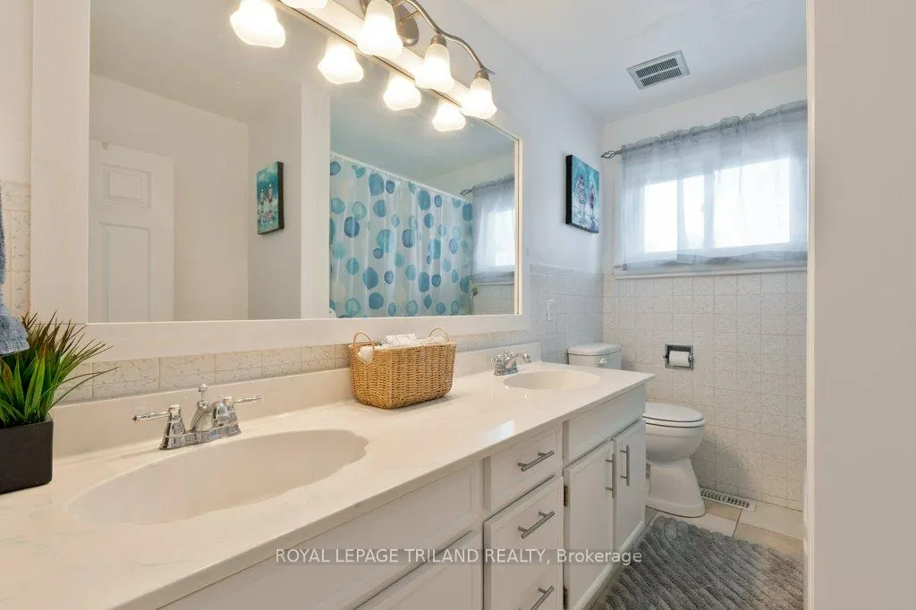 Photo 16 of 102 Steele Street, St. Thomas — HOMEH