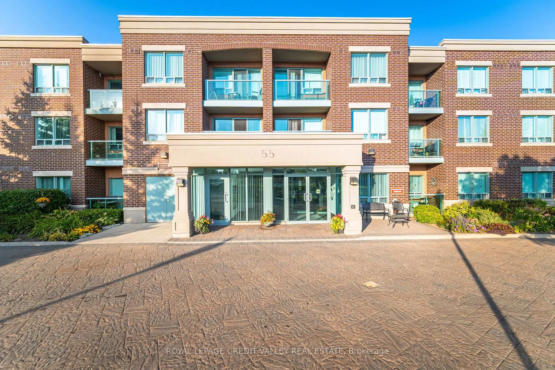 Photo 4 of Unit 103, 55 Via Rosedale, Brampton, Sandringham-Wellington — HOMEH