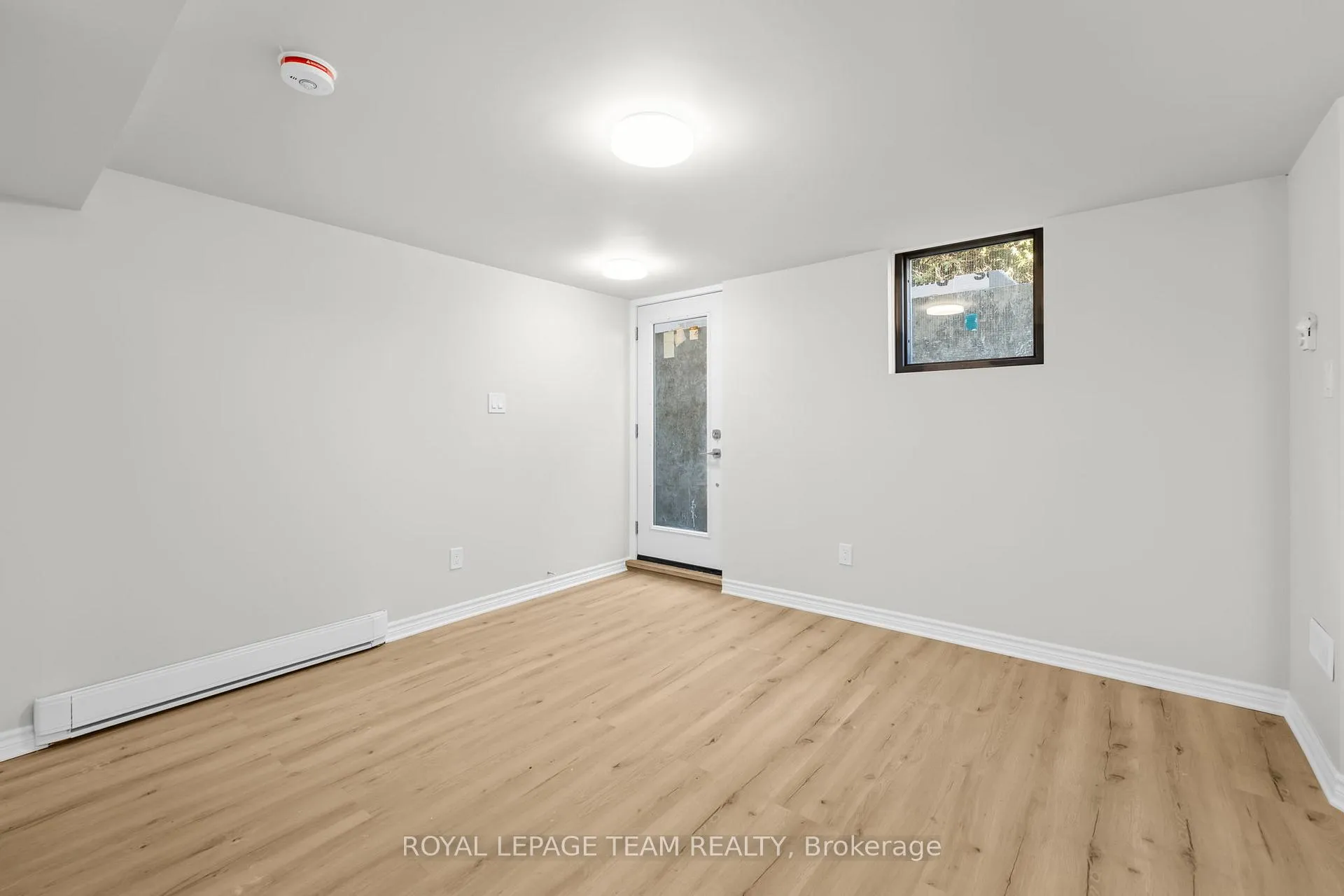 Photo 2 of Unit B, 1420 Hayes Street, Ottawa, Bilberry Creek/Queenswood Heights — HOMEH