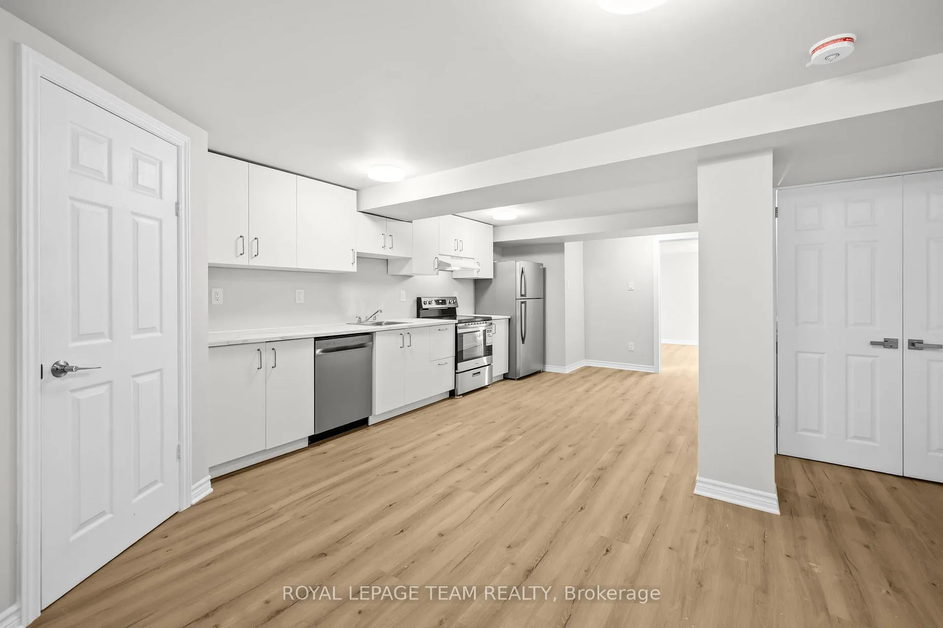 Photo 3 of Unit B, 1420 Hayes Street, Ottawa, Bilberry Creek/Queenswood Heights — HOMEH