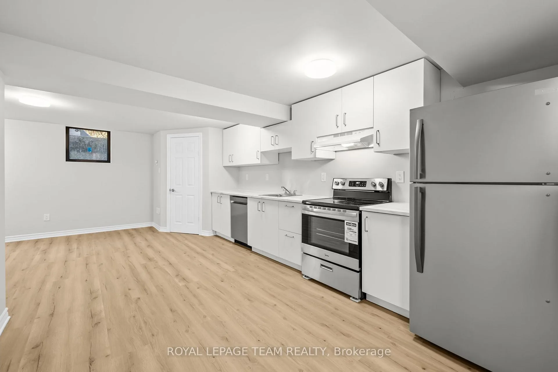 Photo 5 of Unit B, 1420 Hayes Street, Ottawa, Bilberry Creek/Queenswood Heights — HOMEH
