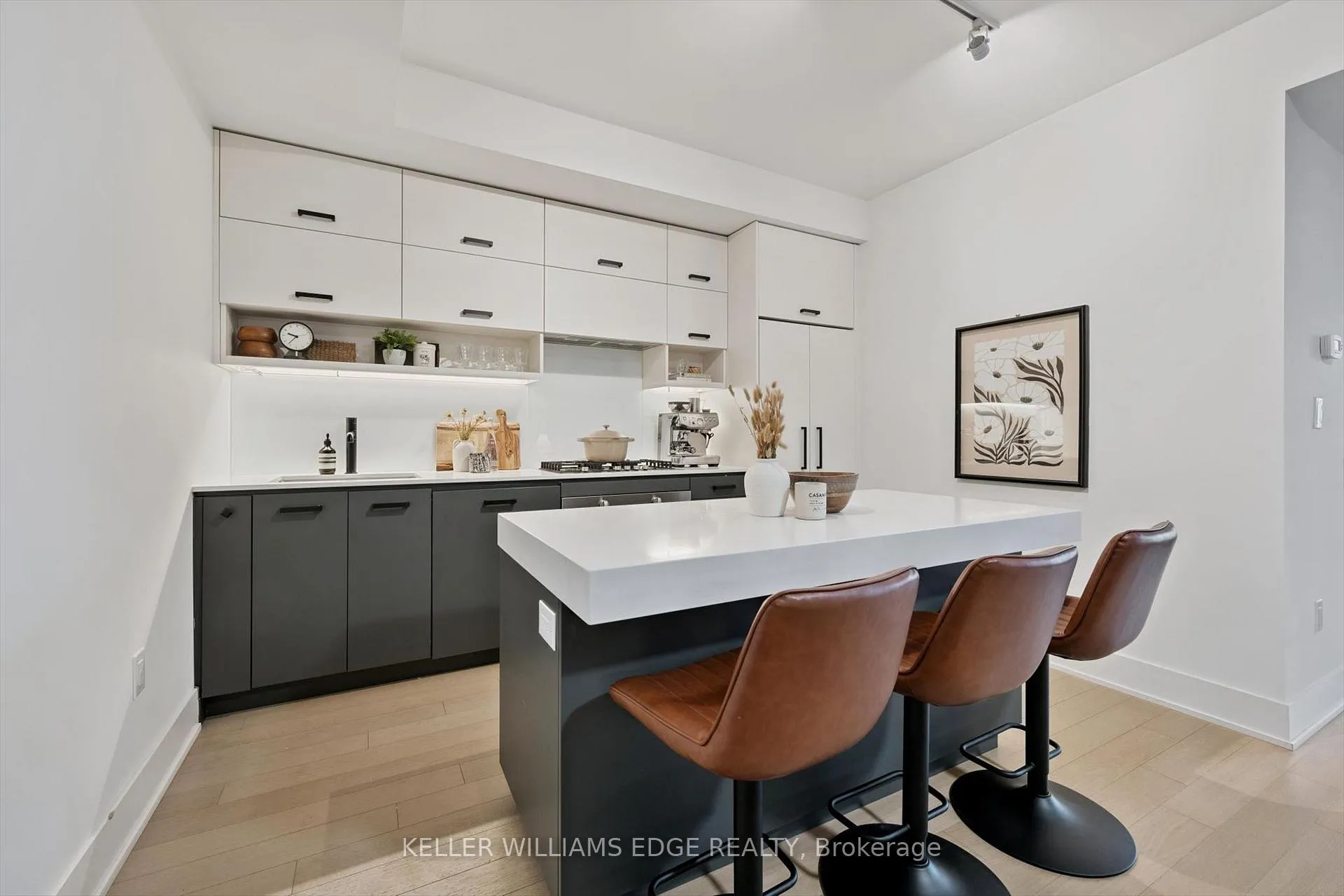 Photo 11 of Unit 501, 1888 Queen Street E, Toronto, The Beaches — HOMEH