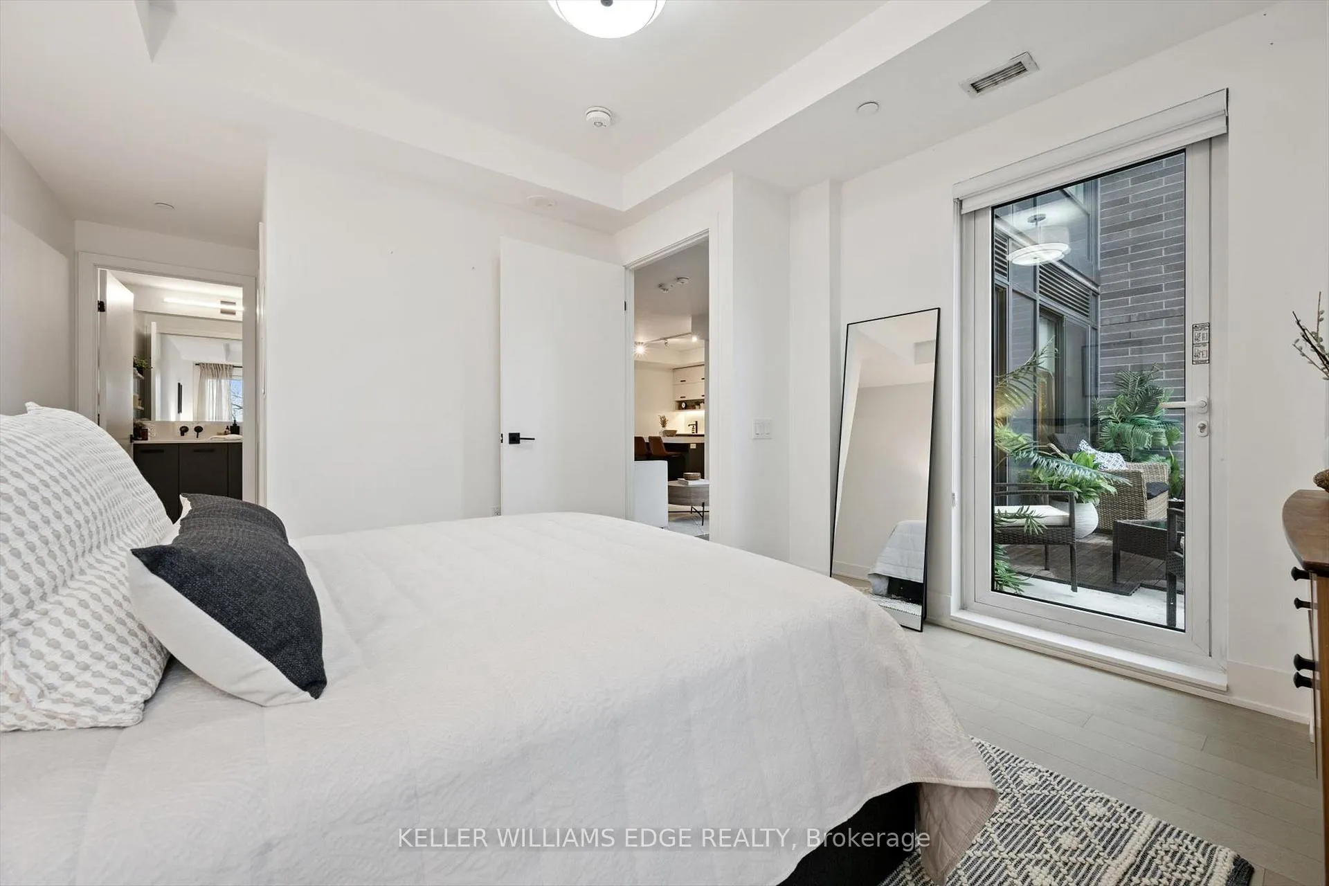 Photo 20 of Unit 501, 1888 Queen Street E, Toronto, The Beaches — HOMEH