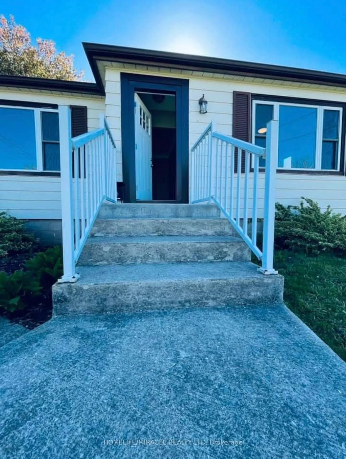 Photo 2 of 6746 Betty Avenue, Niagara Falls, Arad/Fallsview — HOMEH