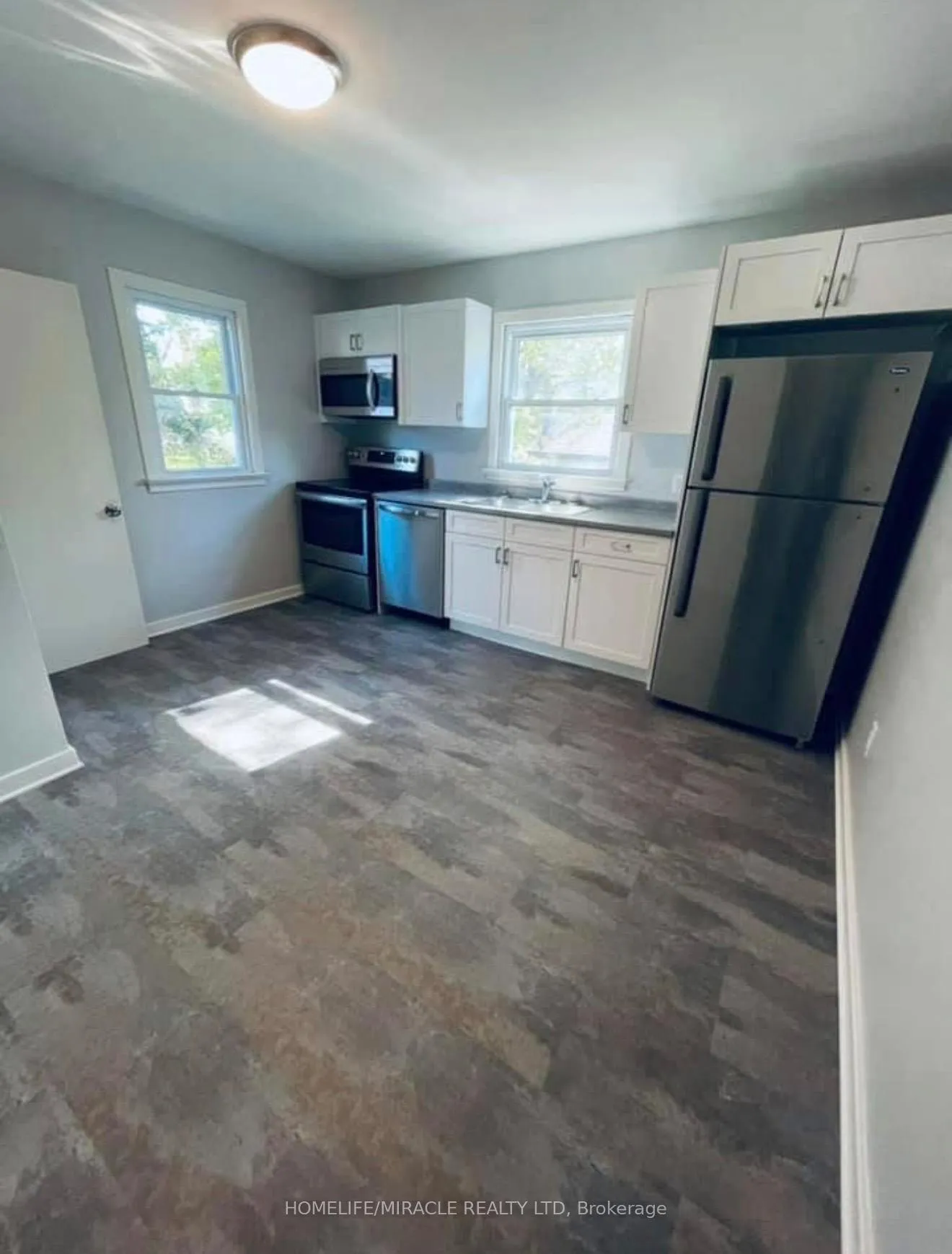 Photo 4 of 6746 Betty Avenue, Niagara Falls, Arad/Fallsview — HOMEH