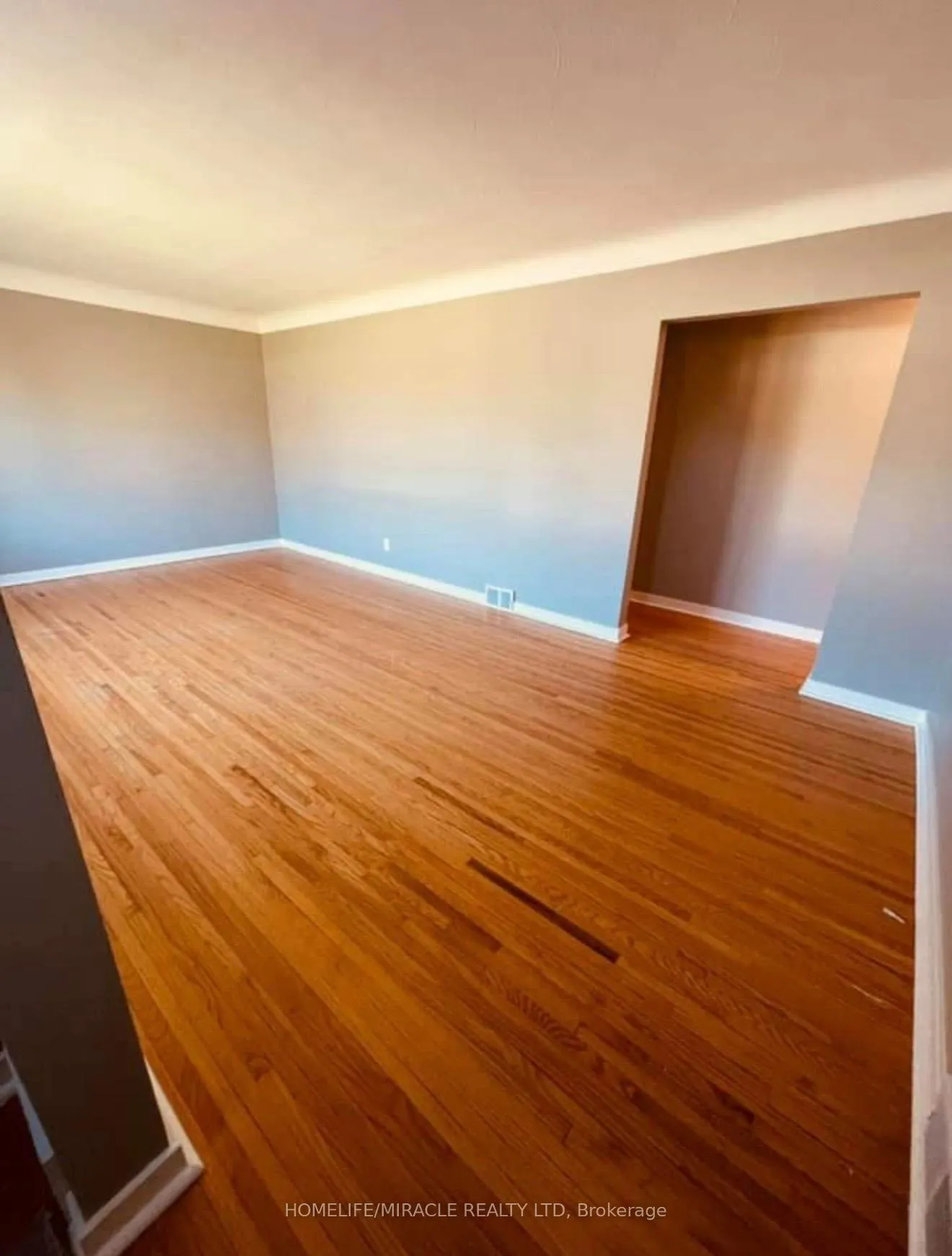 Photo 5 of 6746 Betty Avenue, Niagara Falls, Arad/Fallsview — HOMEH