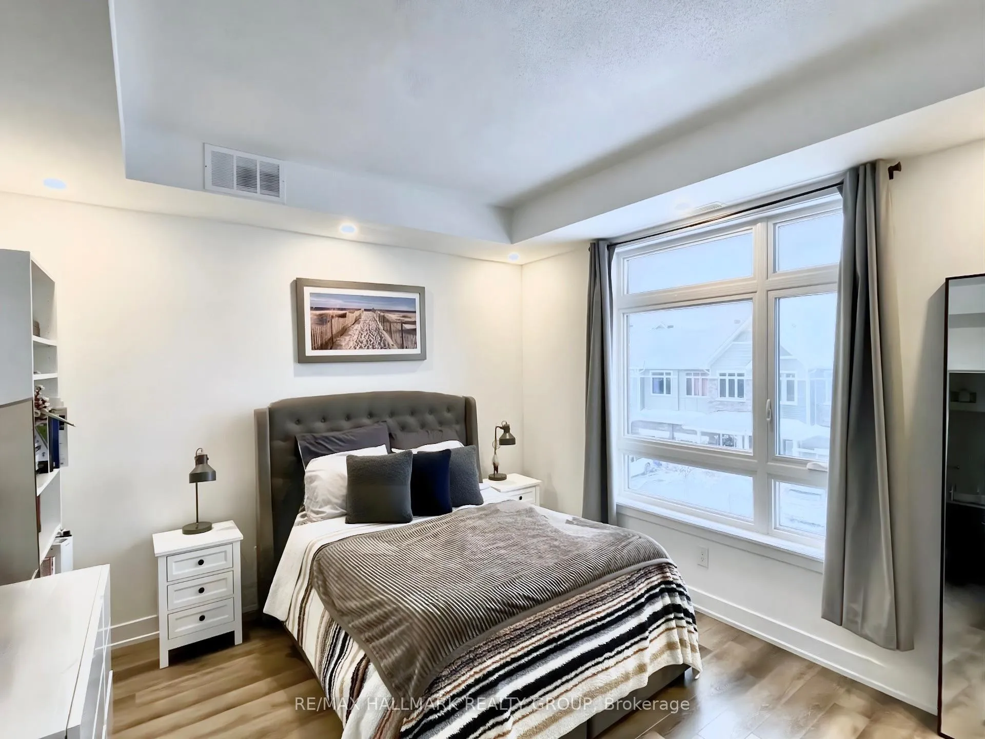 Photo 10 of Unit i, 300 Tulum Crescent, Ottawa, Kanata - Emerald Meadows/Trailwest — HOMEH