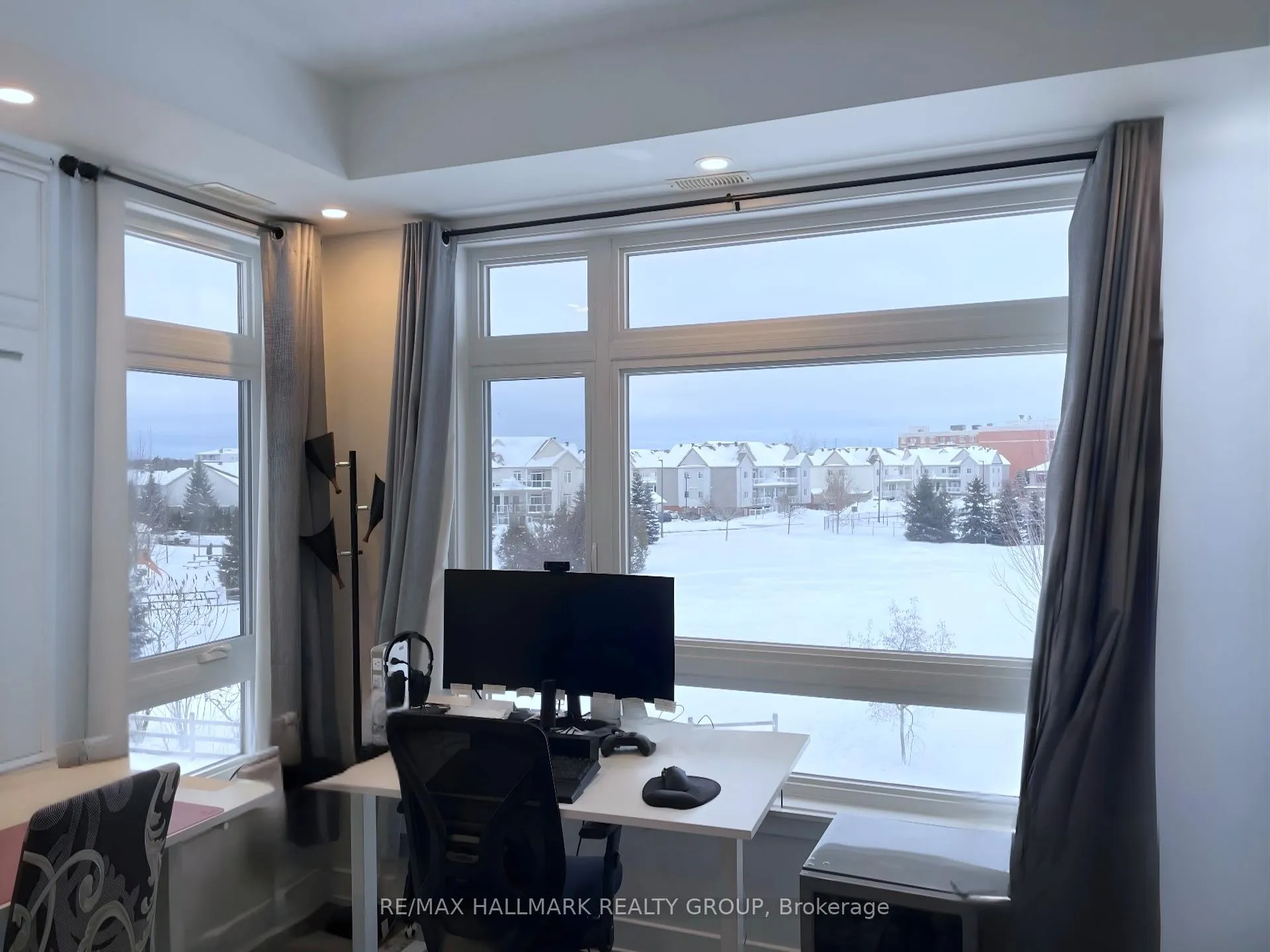Photo 12 of Unit i, 300 Tulum Crescent, Ottawa, Kanata - Emerald Meadows/Trailwest — HOMEH