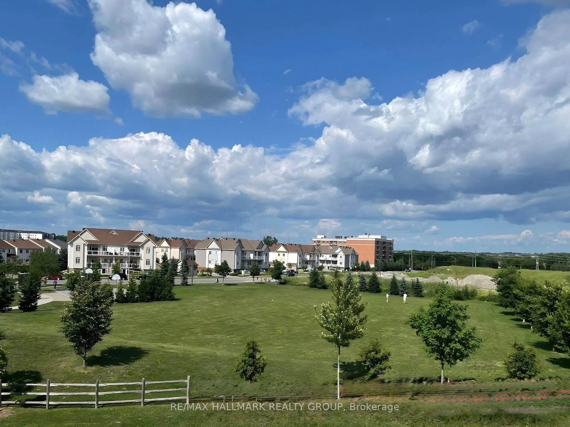 Photo 17 of Unit i, 300 Tulum Crescent, Ottawa, Kanata - Emerald Meadows/Trailwest — HOMEH