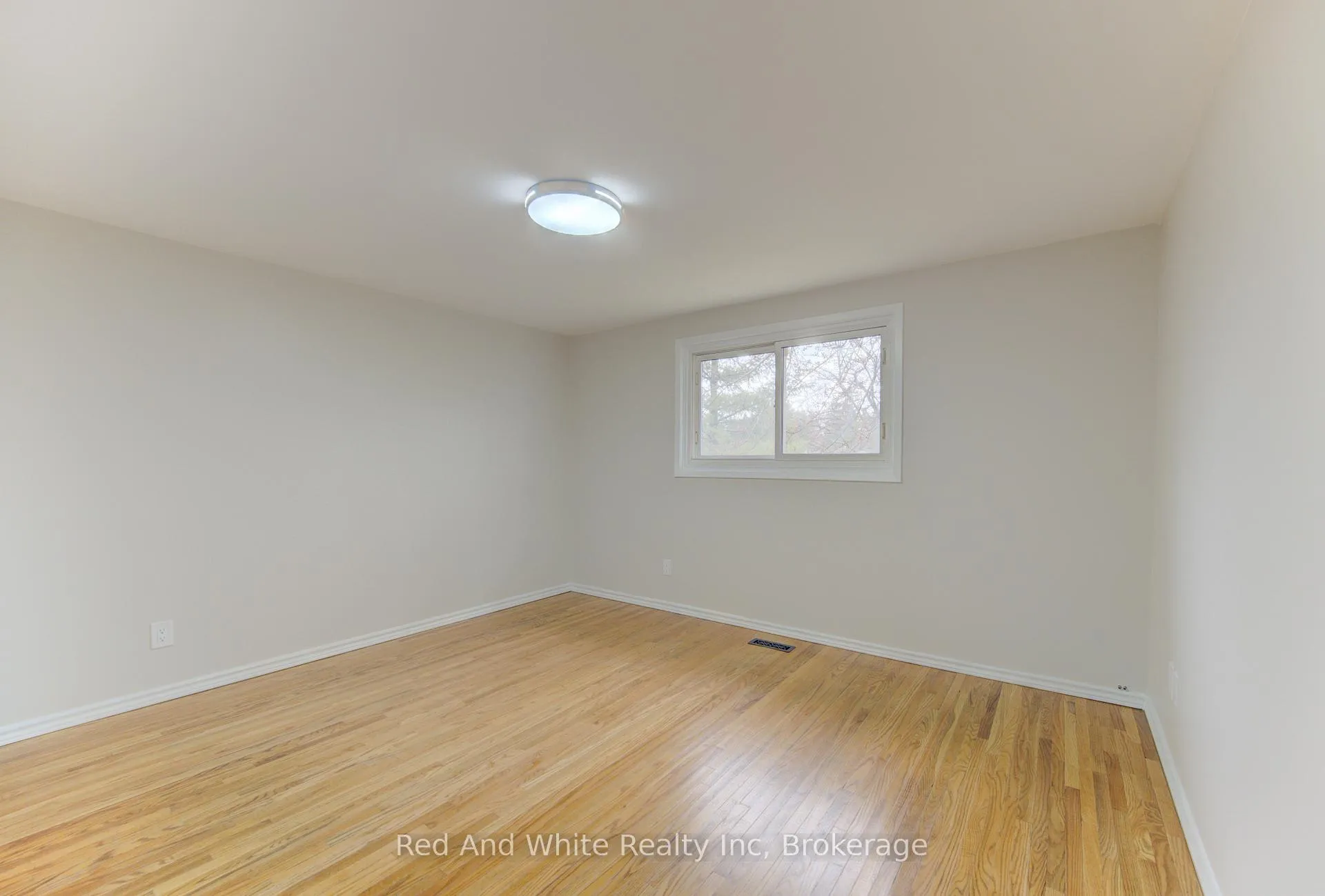 Photo 21 of 34 Forest Glen Court, Kitchener — HOMEH