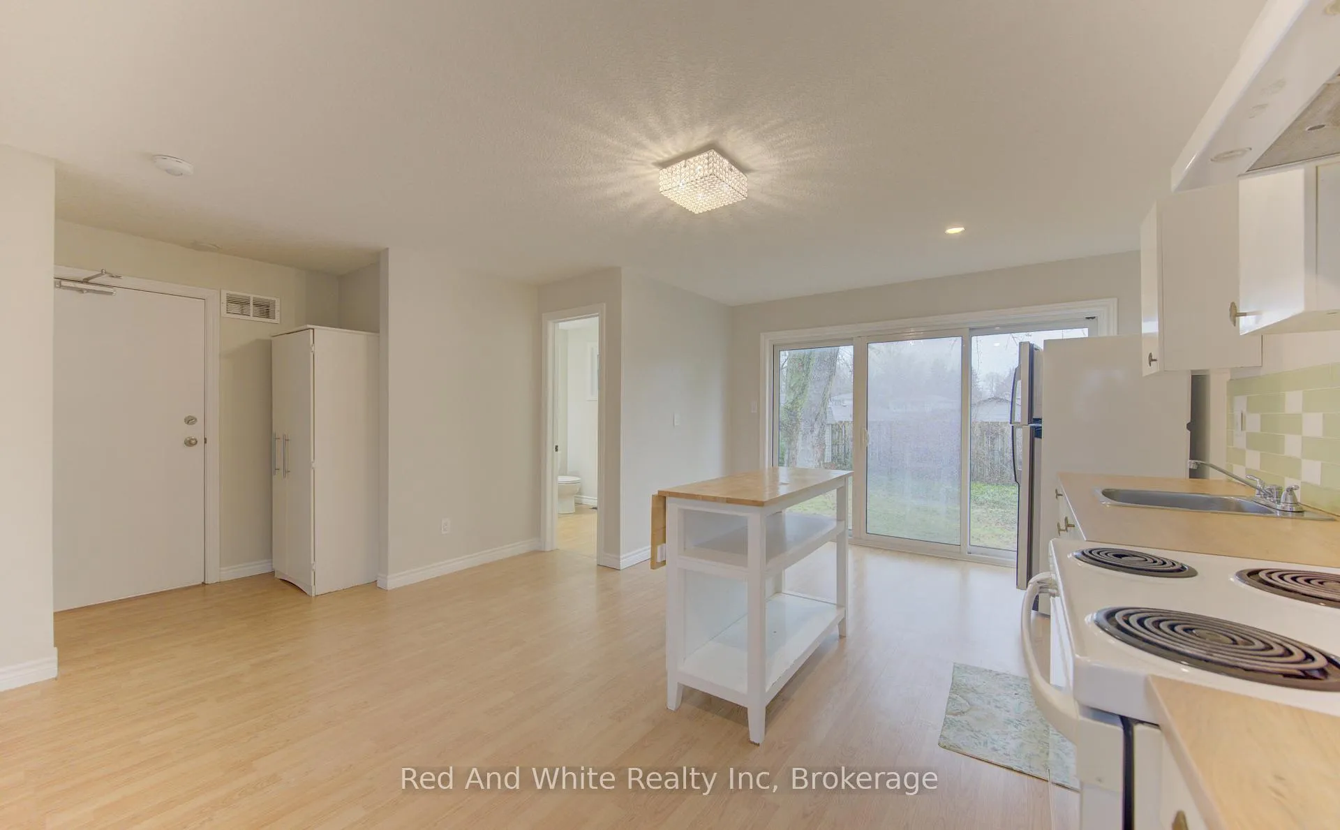 Photo 25 of 34 Forest Glen Court, Kitchener — HOMEH