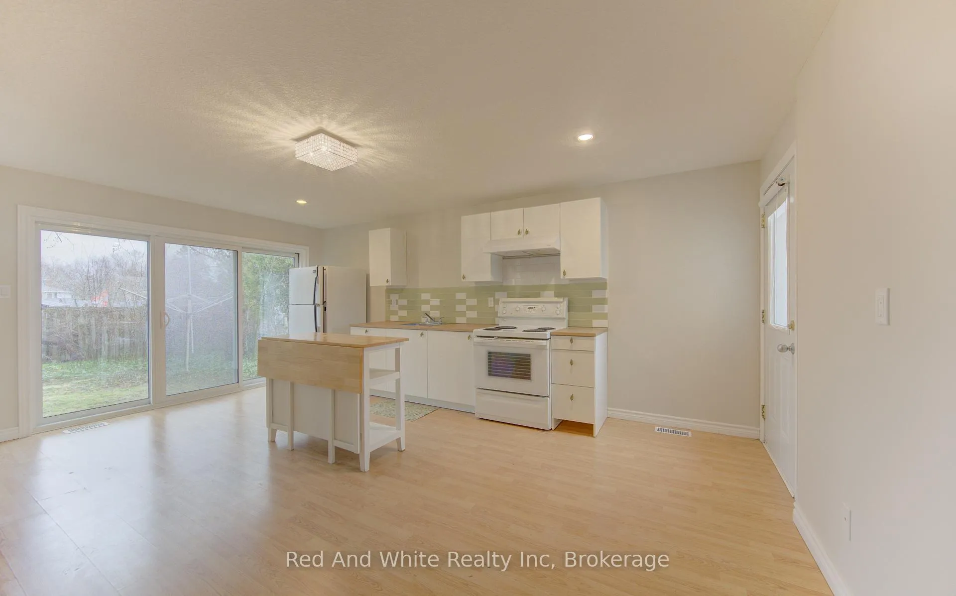 Photo 26 of 34 Forest Glen Court, Kitchener — HOMEH