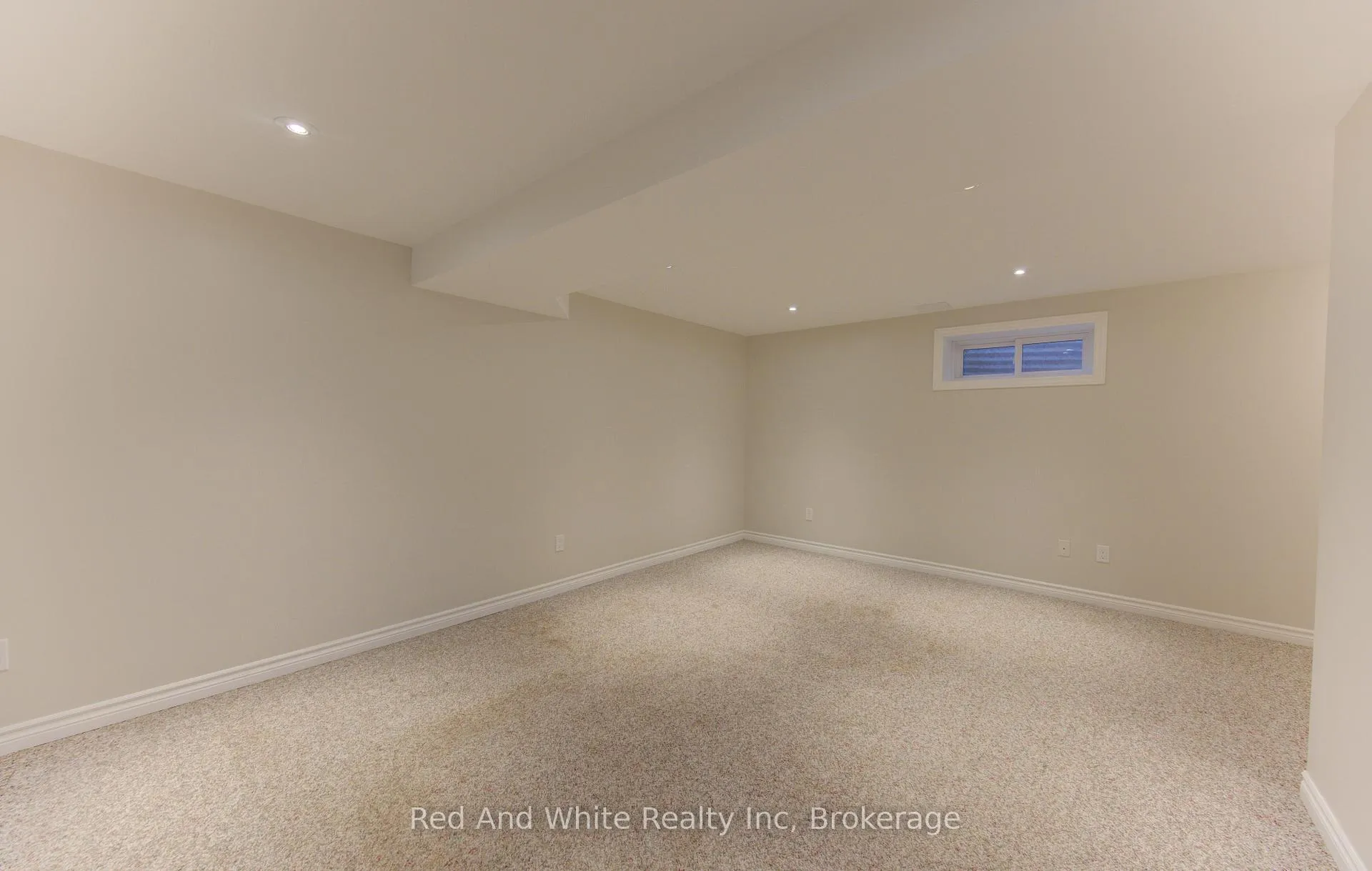 Photo 30 of 34 Forest Glen Court, Kitchener — HOMEH