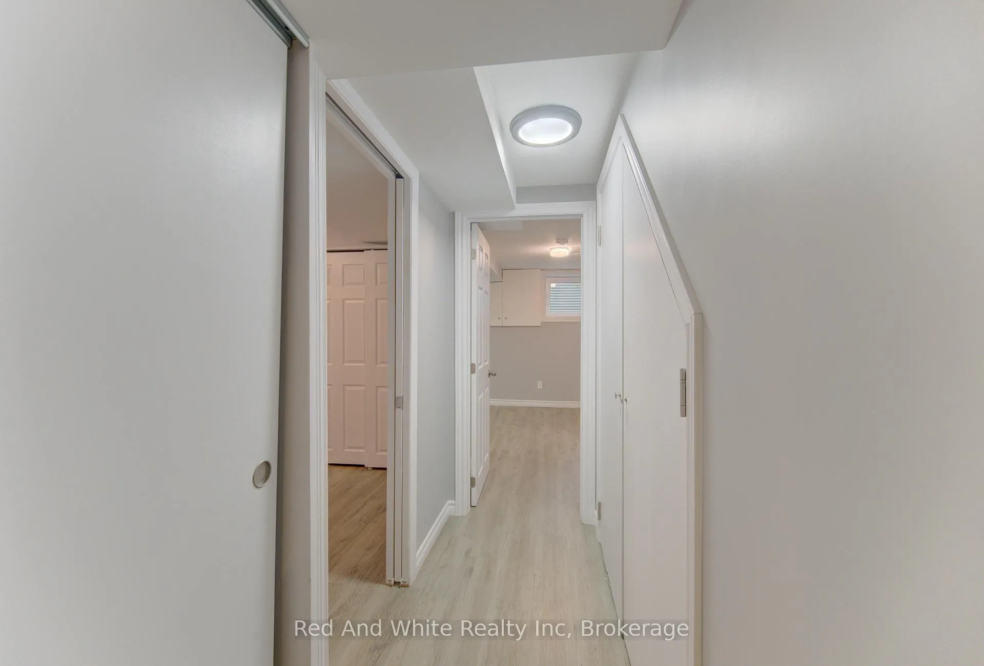 Photo 33 of 34 Forest Glen Court, Kitchener — HOMEH
