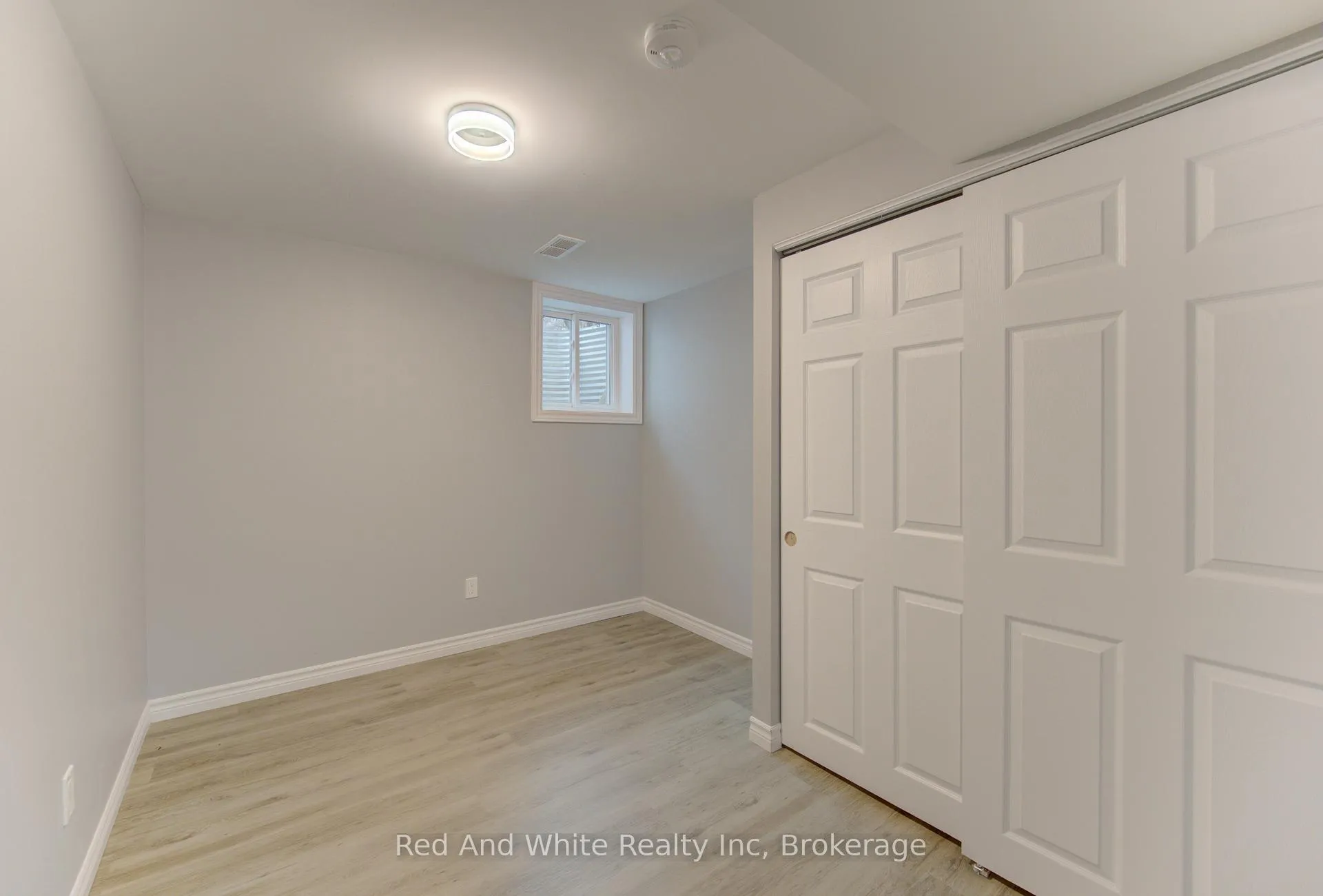 Photo 35 of 34 Forest Glen Court, Kitchener — HOMEH