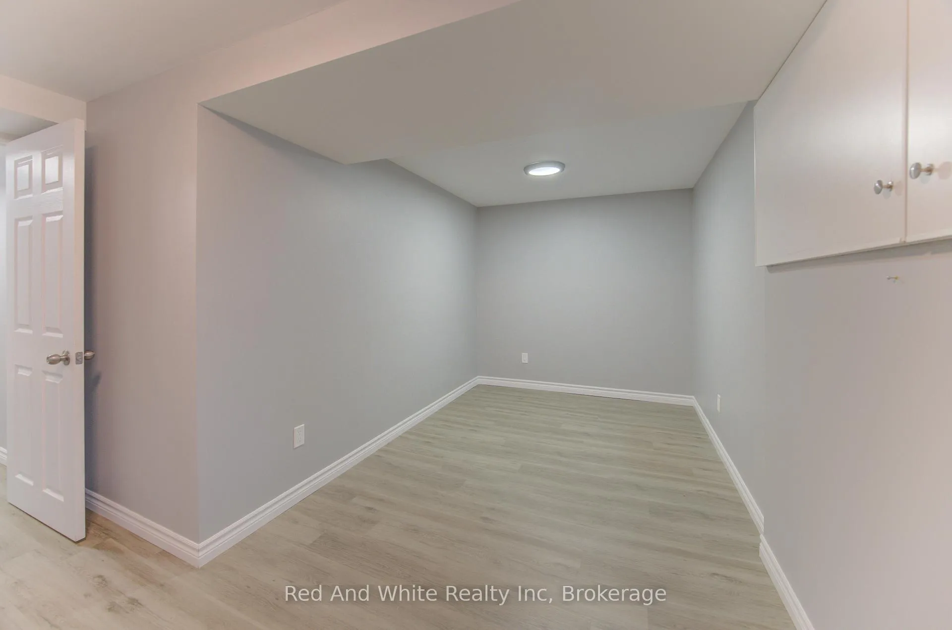 Photo 37 of 34 Forest Glen Court, Kitchener — HOMEH