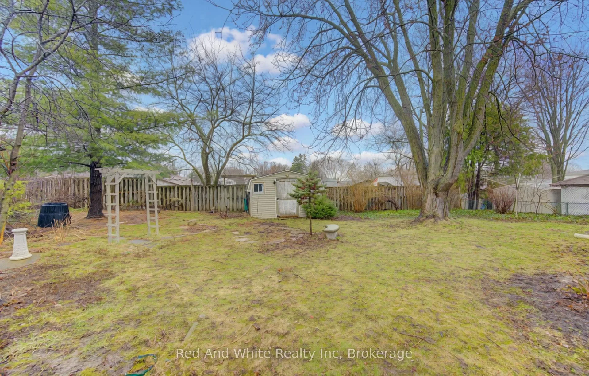 Photo 40 of 34 Forest Glen Court, Kitchener — HOMEH