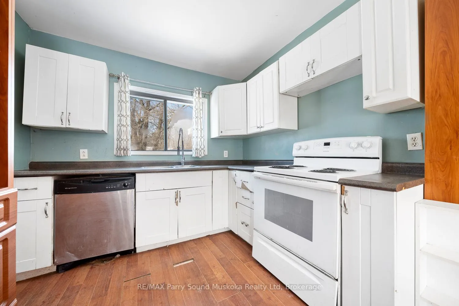 Photo 10 of 2 Mary Street, McKellar — HOMEH