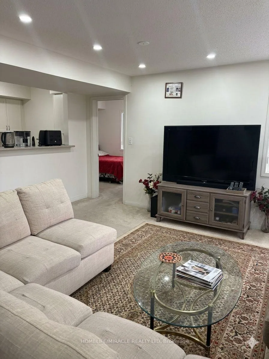 Photo 3 of Unit 121, 250 Sunny Meadow Boulevard, Brampton, Sandringham-Wellington — HOMEH