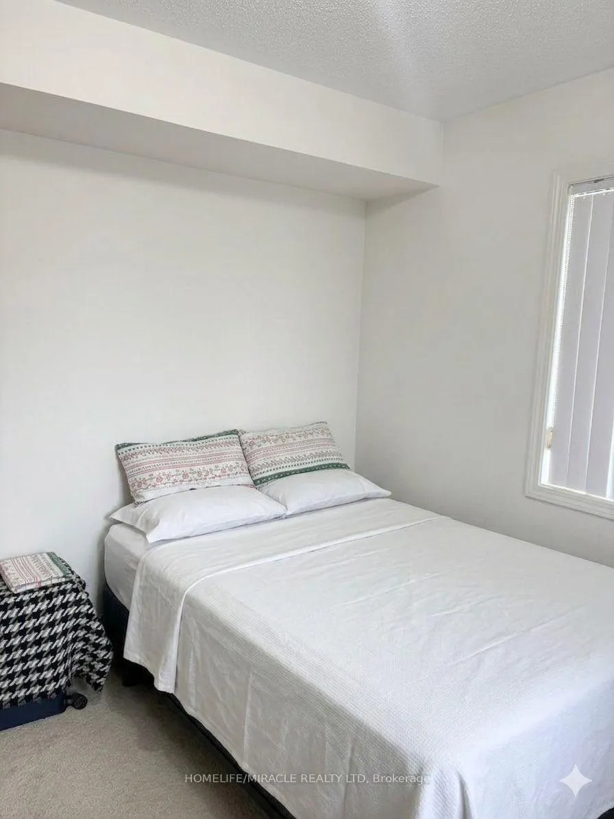 Photo 4 of Unit 121, 250 Sunny Meadow Boulevard, Brampton, Sandringham-Wellington — HOMEH