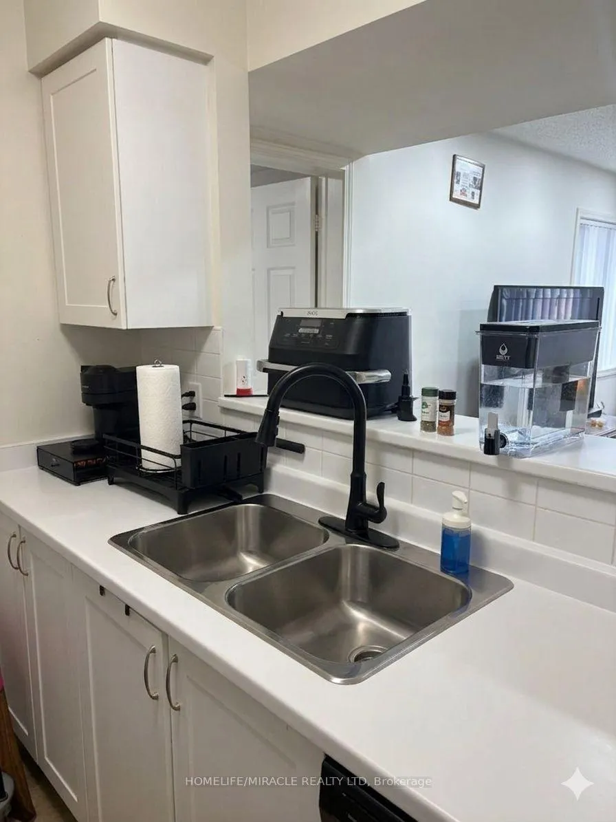 Photo 9 of Unit 121, 250 Sunny Meadow Boulevard, Brampton, Sandringham-Wellington — HOMEH