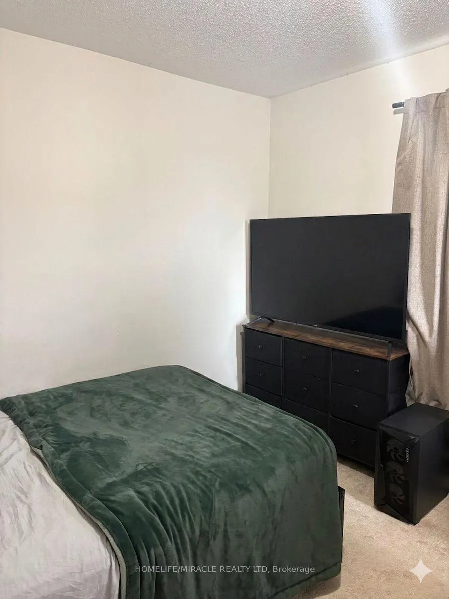 Photo 13 of Unit 121, 250 Sunny Meadow Boulevard, Brampton, Sandringham-Wellington — HOMEH
