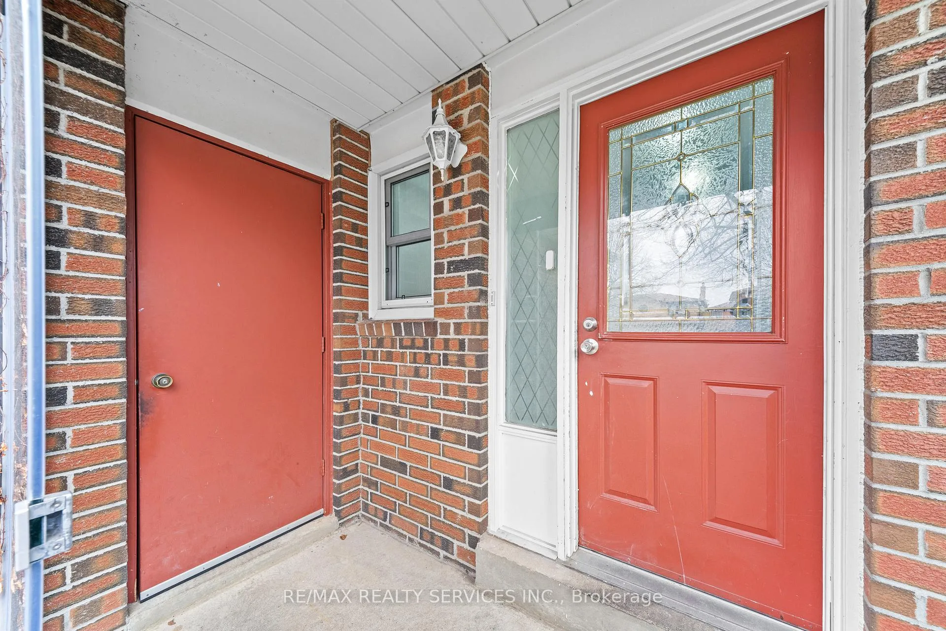Photo 3 of 41 Tanager Square, Brampton, Heart Lake West — HOMEH