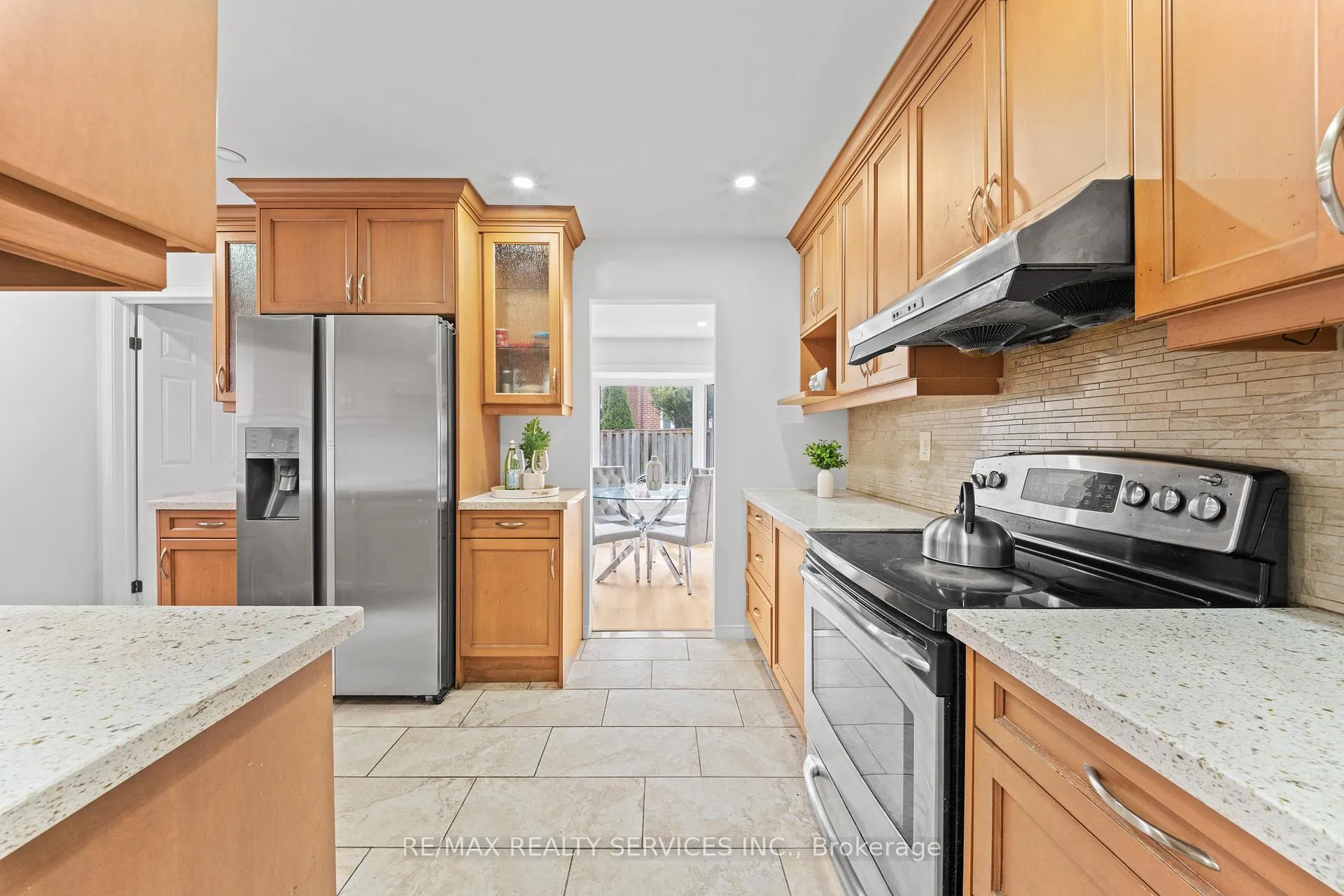Photo 11 of 41 Tanager Square, Brampton, Heart Lake West — HOMEH