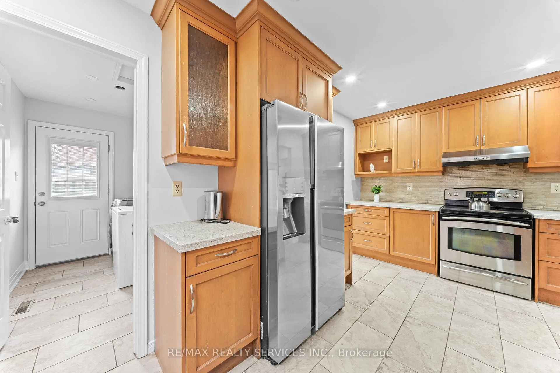 Photo 14 of 41 Tanager Square, Brampton, Heart Lake West — HOMEH