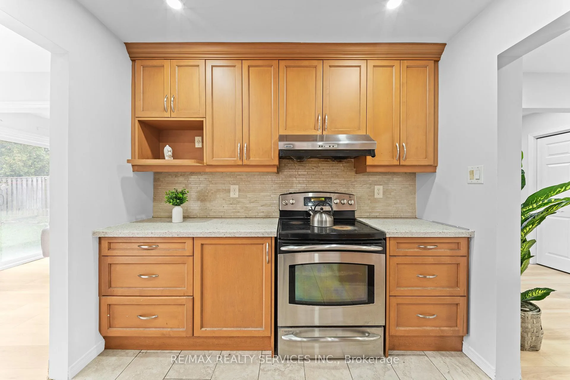 Photo 15 of 41 Tanager Square, Brampton, Heart Lake West — HOMEH