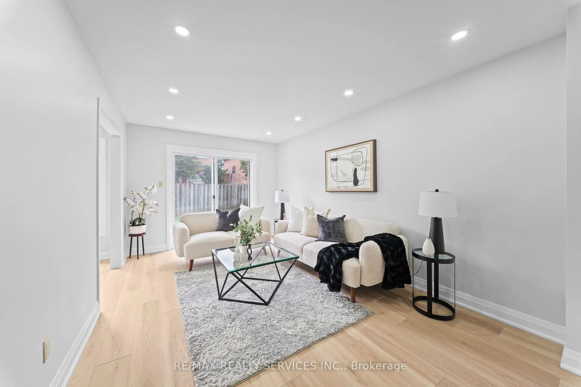 Photo 17 of 41 Tanager Square, Brampton, Heart Lake West — HOMEH