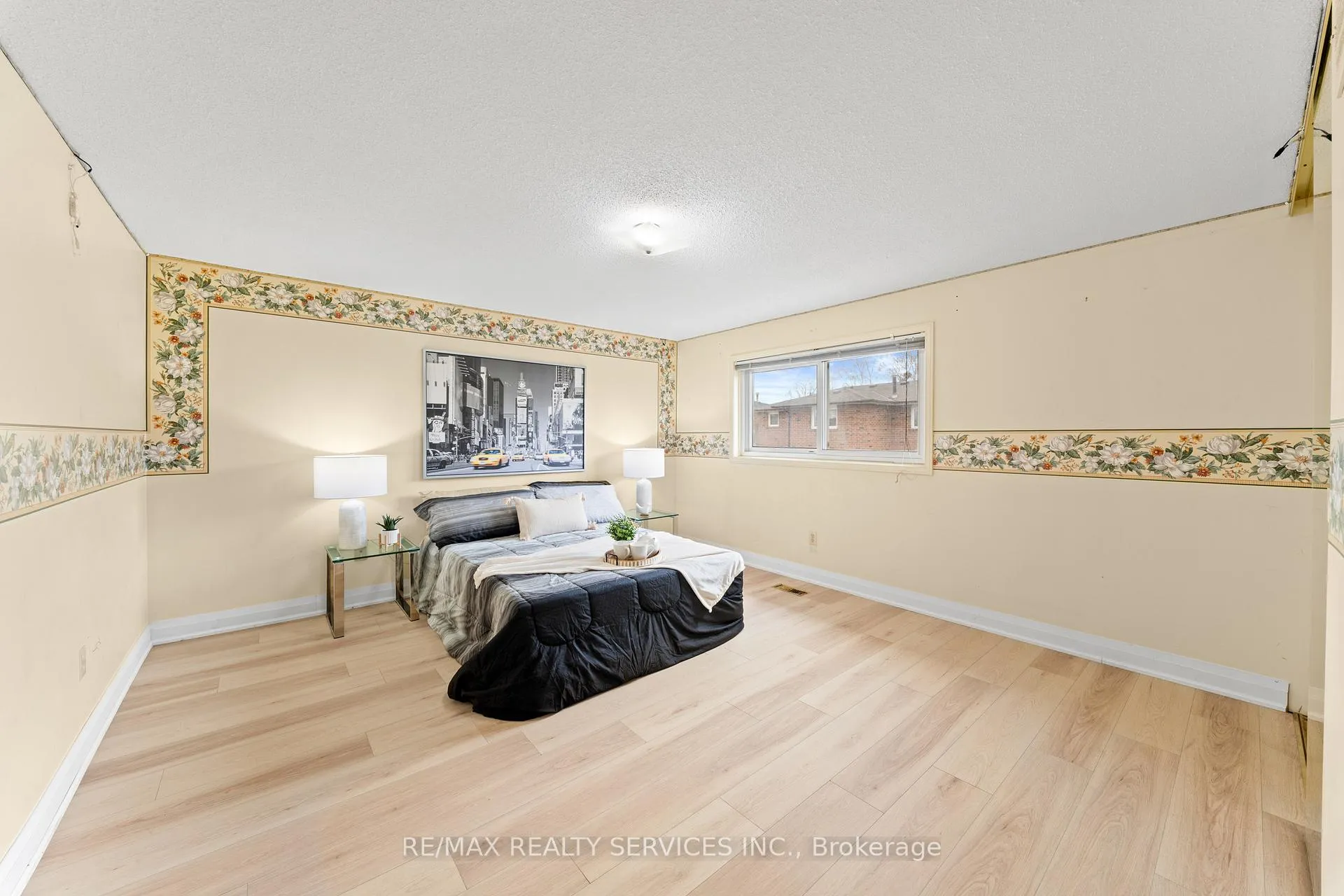 Photo 28 of 41 Tanager Square, Brampton, Heart Lake West — HOMEH