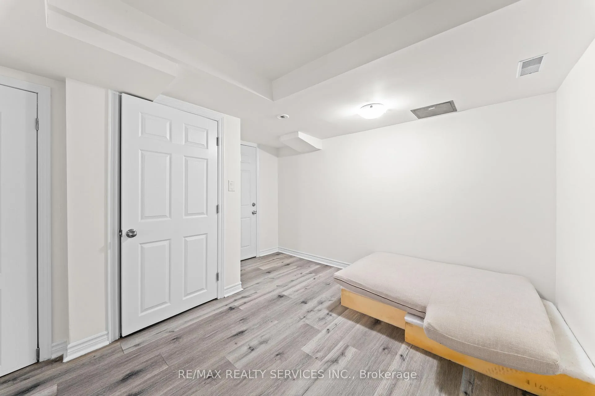 Photo 37 of 41 Tanager Square, Brampton, Heart Lake West — HOMEH