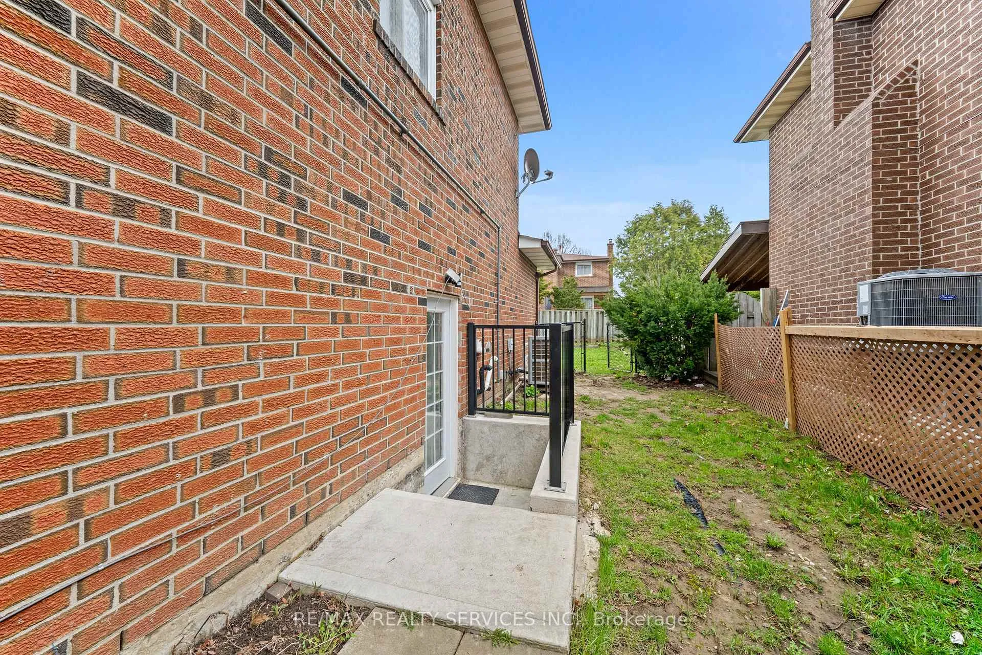 Photo 47 of 41 Tanager Square, Brampton, Heart Lake West — HOMEH