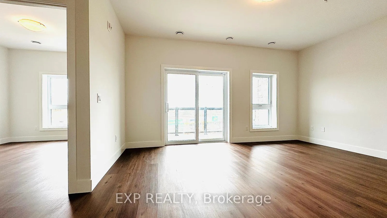 Photo 7 of Unit 611, 1000 Lackner Place, Kitchener — HOMEH