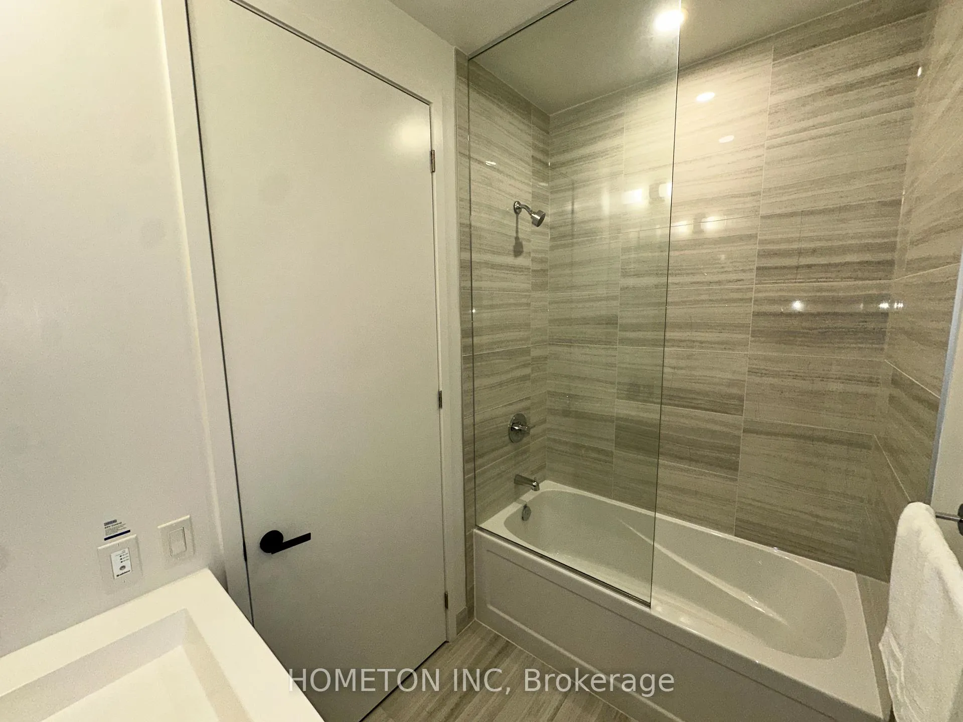 Photo 6 of Unit 2110, 195 Commerce Street, Vaughan, Vaughan Corporate Centre — HOMEH