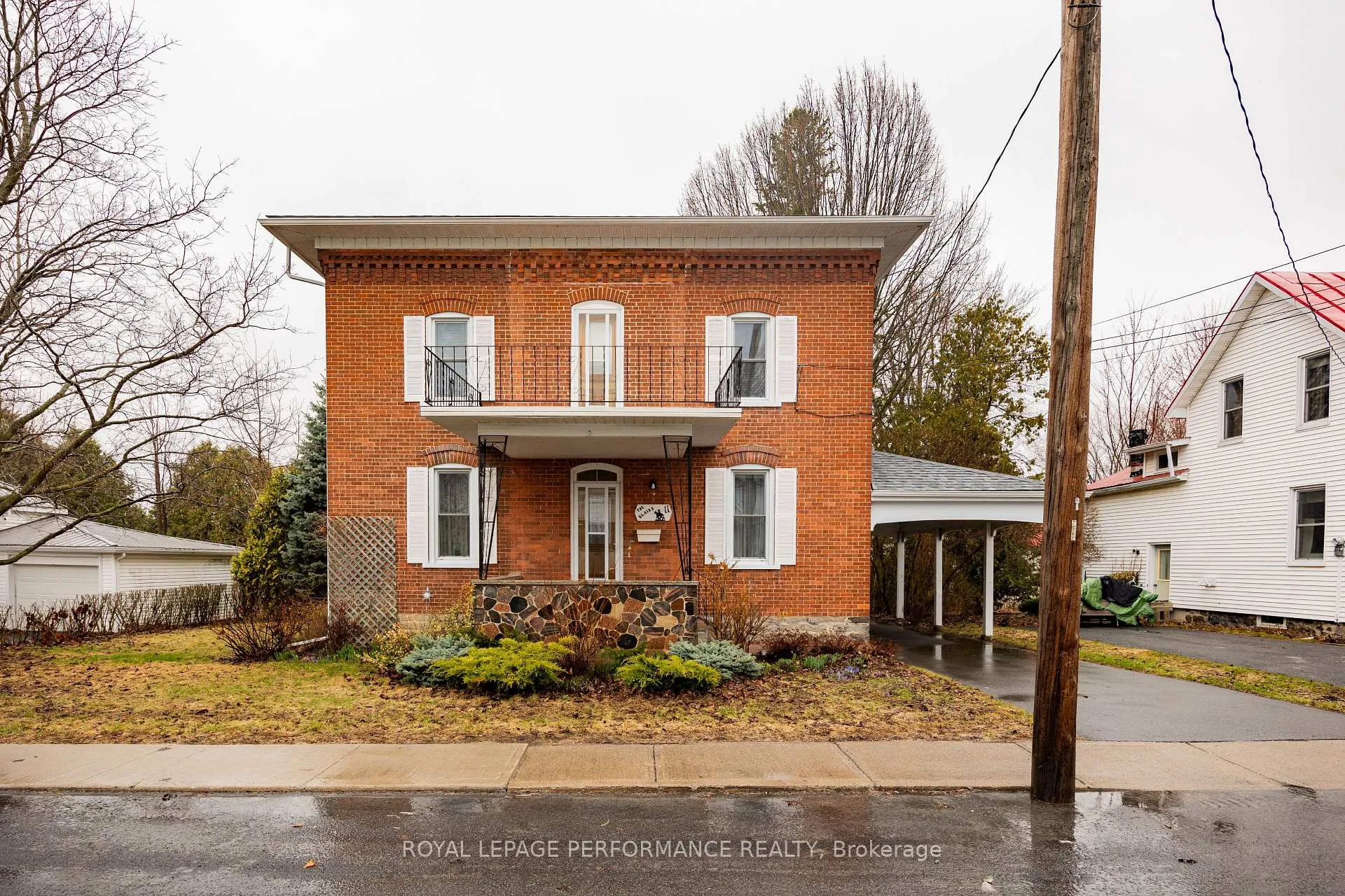 Photo 2 of 11 Peter Street, North Glengarry, Maxville — HOMEH